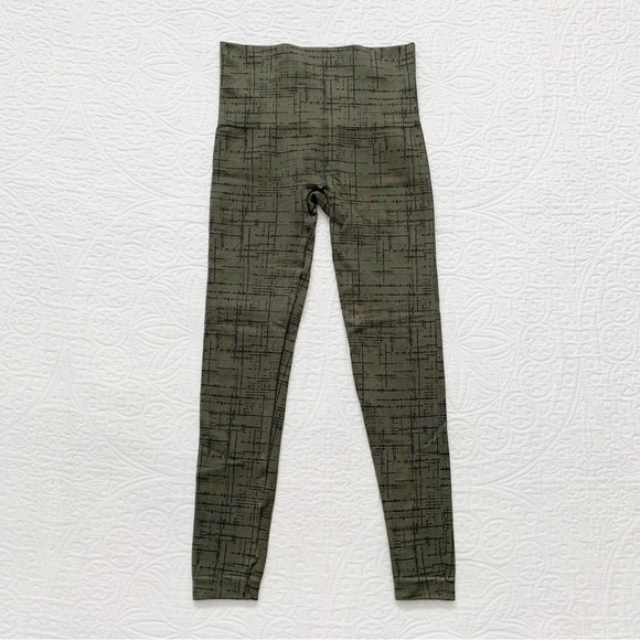 SPANX Look At Me Now Seamless Cropped Leggings, Olive / Black Crosshatch - Picture 1 of 3